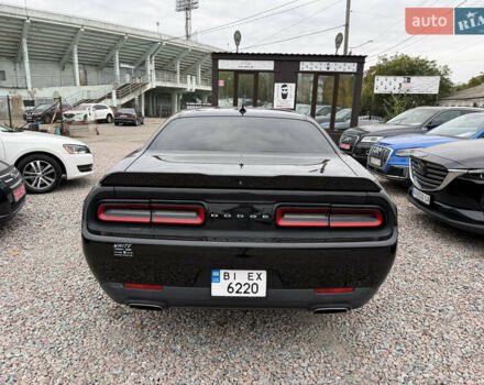 Черный Додж Челенджер, объемом двигателя 3.6 л и пробегом 60 тыс. км за 19700 $, фото 6 на Automoto.ua