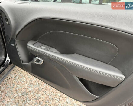 Черный Додж Челенджер, объемом двигателя 3.6 л и пробегом 60 тыс. км за 19700 $, фото 27 на Automoto.ua