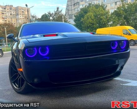 Черный Додж Челенджер, объемом двигателя 3.6 л и пробегом 138 тыс. км за 21000 $, фото 5 на Automoto.ua