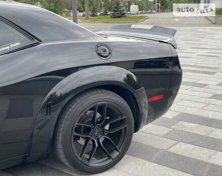 Черный Додж Челенджер, объемом двигателя 3.6 л и пробегом 196 тыс. км за 22000 $, фото 15 на Automoto.ua