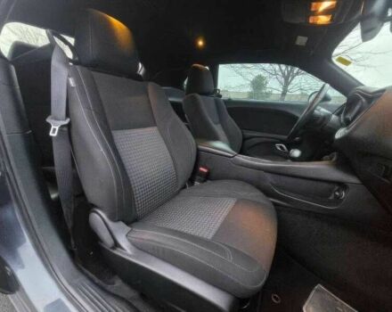 Черный Додж Челенджер, объемом двигателя 3.6 л и пробегом 110 тыс. км за 15200 $, фото 8 на Automoto.ua