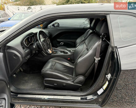 Черный Додж Челенджер, объемом двигателя 3.6 л и пробегом 61 тыс. км за 17700 $, фото 12 на Automoto.ua