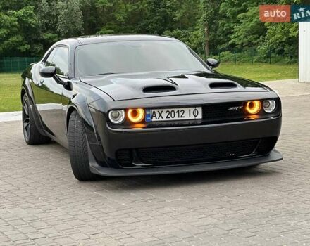 Черный Додж Челенджер, объемом двигателя 6.42 л и пробегом 85 тыс. км за 30700 $, фото 2 на Automoto.ua