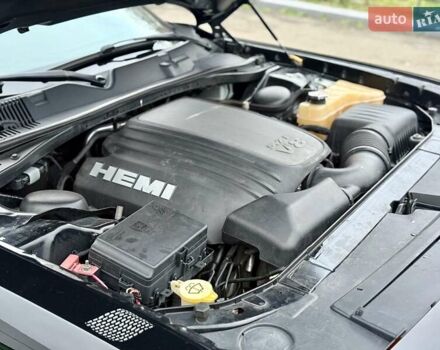 Черный Додж Челенджер, объемом двигателя 5.65 л и пробегом 132 тыс. км за 25500 $, фото 23 на Automoto.ua