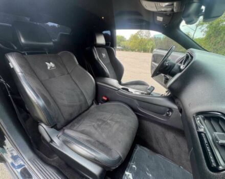 Черный Додж Челенджер, объемом двигателя 6.4 л и пробегом 75 тыс. км за 9300 $, фото 7 на Automoto.ua