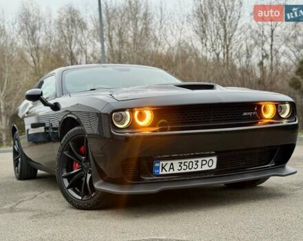 Черный Додж Челенджер, объемом двигателя 5.65 л и пробегом 132 тыс. км за 25500 $, фото 21 на Automoto.ua