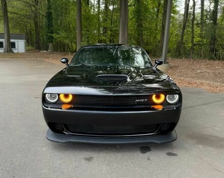 Черный Додж Челенджер, объемом двигателя 6.2 л и пробегом 52 тыс. км за 20000 $, фото 1 на Automoto.ua