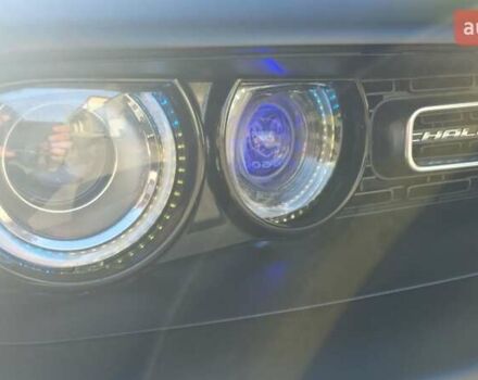 Черный Додж Челенджер, объемом двигателя 5.65 л и пробегом 139 тыс. км за 27000 $, фото 8 на Automoto.ua