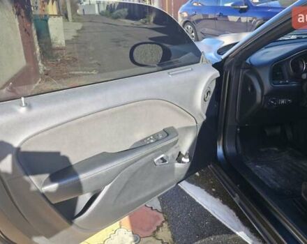 Черный Додж Челенджер, объемом двигателя 5.65 л и пробегом 139 тыс. км за 27000 $, фото 18 на Automoto.ua