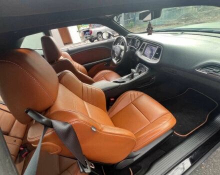 Черный Додж Челенджер, объемом двигателя 6.2 л и пробегом 55 тыс. км за 13670 $, фото 6 на Automoto.ua