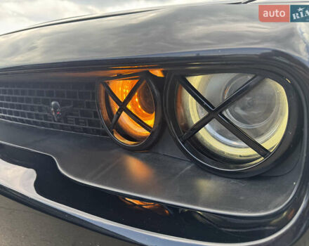 Черный Додж Челенджер, объемом двигателя 3.6 л и пробегом 81 тыс. км за 21990 $, фото 18 на Automoto.ua