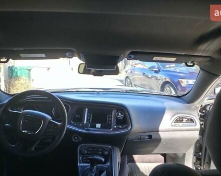 Черный Додж Челенджер, объемом двигателя 5.65 л и пробегом 139 тыс. км за 27000 $, фото 20 на Automoto.ua