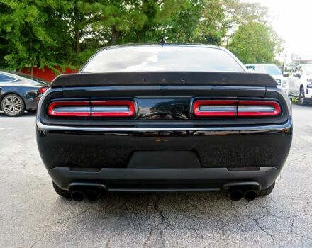 Черный Додж Челенджер, объемом двигателя 6.2 л и пробегом 52 тыс. км за 32000 $, фото 4 на Automoto.ua