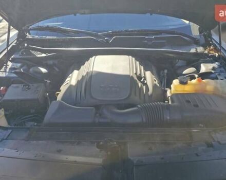 Черный Додж Челенджер, объемом двигателя 5.65 л и пробегом 139 тыс. км за 27000 $, фото 12 на Automoto.ua