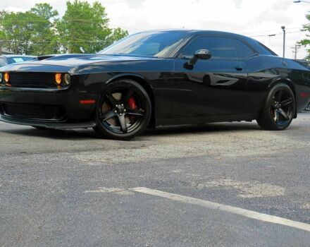 Черный Додж Челенджер, объемом двигателя 6.2 л и пробегом 52 тыс. км за 32000 $, фото 2 на Automoto.ua