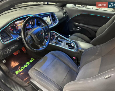 Черный Додж Челенджер, объемом двигателя 3.6 л и пробегом 100 тыс. км за 17999 $, фото 13 на Automoto.ua