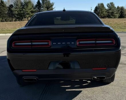 Черный Додж Челенджер, объемом двигателя 3.6 л и пробегом 62 тыс. км за 10300 $, фото 4 на Automoto.ua
