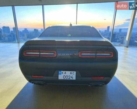 Черный Додж Челенджер, объемом двигателя 6.4 л и пробегом 78 тыс. км за 32499 $, фото 12 на Automoto.ua