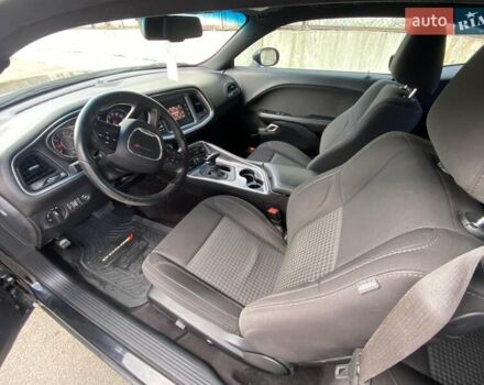 Додж Челенджер 2017 в Киеве на Automoto.ua Черный Додж Челенджер, объемом двигателя 3.6 л и пробегом 145 тыс. км за 17200 $, фото 8 на Automoto.ua