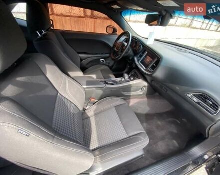Додж Челенджер 2017 в Киеве на Automoto.ua Черный Додж Челенджер, объемом двигателя 3.6 л и пробегом 145 тыс. км за 17200 $, фото 15 на Automoto.ua