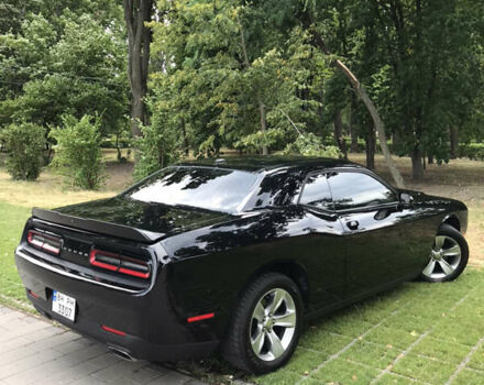Черный Додж Челенджер, объемом двигателя 3.6 л и пробегом 124 тыс. км за 19500 $, фото 10 на Automoto.ua