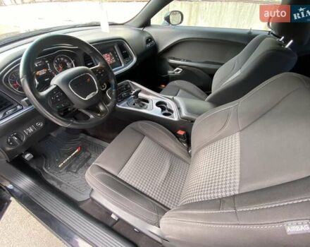 Додж Челенджер 2017 в Киеве на Automoto.ua Черный Додж Челенджер, объемом двигателя 3.6 л и пробегом 145 тыс. км за 17200 $, фото 10 на Automoto.ua