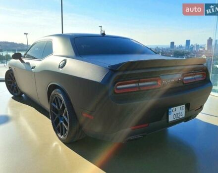 Черный Додж Челенджер, объемом двигателя 6.4 л и пробегом 78 тыс. км за 32499 $, фото 9 на Automoto.ua