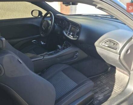 Черный Додж Челенджер, объемом двигателя 5.65 л и пробегом 139 тыс. км за 27000 $, фото 21 на Automoto.ua