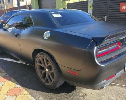 Черный Додж Челенджер, объемом двигателя 5.65 л и пробегом 139 тыс. км за 27000 $, фото 15 на Automoto.ua