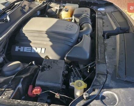Черный Додж Челенджер, объемом двигателя 5.65 л и пробегом 139 тыс. км за 27000 $, фото 10 на Automoto.ua
