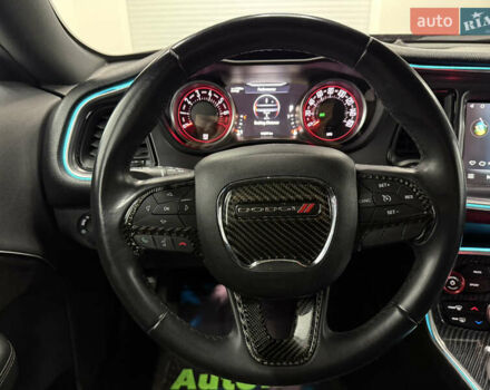 Черный Додж Челенджер, объемом двигателя 3.6 л и пробегом 100 тыс. км за 17999 $, фото 5 на Automoto.ua