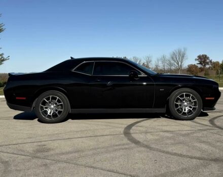 Черный Додж Челенджер, объемом двигателя 3.6 л и пробегом 62 тыс. км за 10300 $, фото 6 на Automoto.ua