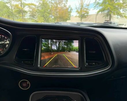 Черный Додж Челенджер, объемом двигателя 6.2 л и пробегом 52 тыс. км за 20000 $, фото 10 на Automoto.ua