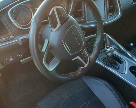 Черный Додж Челенджер, объемом двигателя 6.4 л и пробегом 78 тыс. км за 32499 $, фото 7 на Automoto.ua