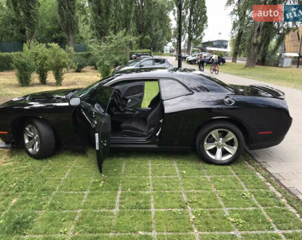 Черный Додж Челенджер, объемом двигателя 3.6 л и пробегом 124 тыс. км за 19500 $, фото 6 на Automoto.ua
