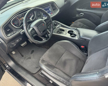 Черный Додж Челенджер, объемом двигателя 3.6 л и пробегом 81 тыс. км за 21990 $, фото 20 на Automoto.ua