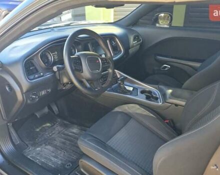 Черный Додж Челенджер, объемом двигателя 5.65 л и пробегом 139 тыс. км за 27000 $, фото 14 на Automoto.ua