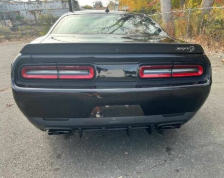 Черный Додж Челенджер, объемом двигателя 6.2 л и пробегом 55 тыс. км за 13670 $, фото 4 на Automoto.ua