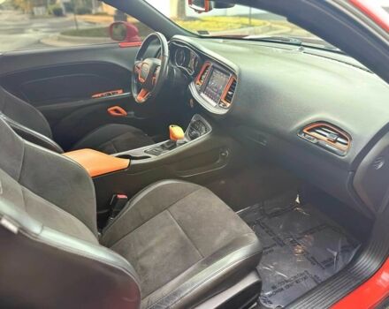 Чорний Додж Challenger, об'ємом двигуна 6.4 л та пробігом 80 тис. км за 20000 $, фото 10 на Automoto.ua