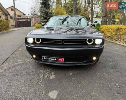 Черный Додж Челенджер, объемом двигателя 3.6 л и пробегом 137 тыс. км за 19740 $, фото 2 на Automoto.ua