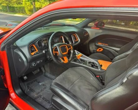 Чорний Додж Challenger, об'ємом двигуна 6.4 л та пробігом 80 тис. км за 20000 $, фото 9 на Automoto.ua