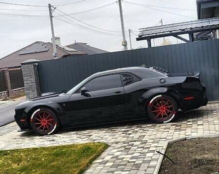 Чорний Додж Challenger, об'ємом двигуна 6.4 л та пробігом 60 тис. км за 39999 $, фото 2 на Automoto.ua