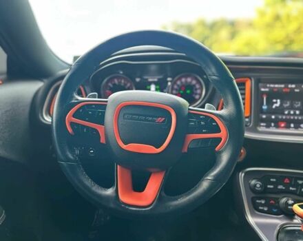 Чорний Додж Challenger, об'ємом двигуна 6.4 л та пробігом 80 тис. км за 20000 $, фото 14 на Automoto.ua