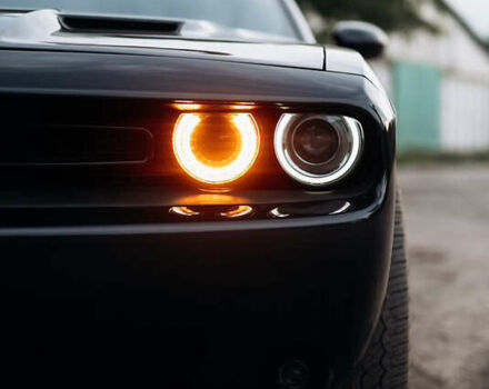 Черный Додж Челенджер, объемом двигателя 3.6 л и пробегом 86 тыс. км за 22500 $, фото 5 на Automoto.ua