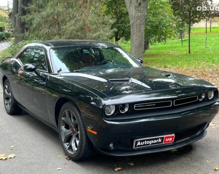 Додж Челенджер 2018 в Киеве на Automoto.ua Черный Додж Челенджер, объемом двигателя 3.6 л и пробегом 137 тыс. км за 21290 $, фото 2 на Automoto.ua