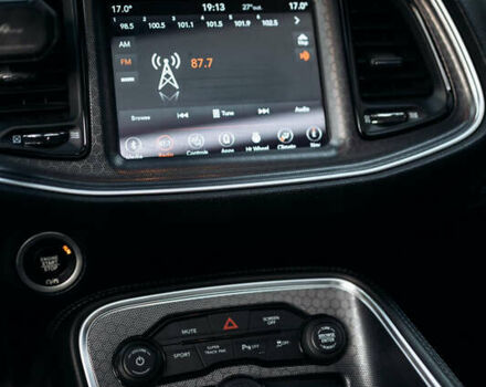 Черный Додж Челенджер, объемом двигателя 3.6 л и пробегом 86 тыс. км за 22500 $, фото 7 на Automoto.ua