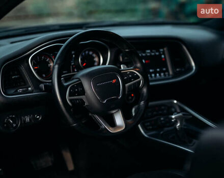 Черный Додж Челенджер, объемом двигателя 3.6 л и пробегом 86 тыс. км за 22500 $, фото 6 на Automoto.ua