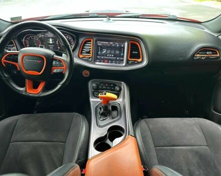 Чорний Додж Challenger, об'ємом двигуна 6.4 л та пробігом 80 тис. км за 20000 $, фото 13 на Automoto.ua