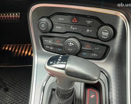 Додж Челенджер 2018 в Киеве на Automoto.ua Черный Додж Челенджер, объемом двигателя 3.6 л и пробегом 137 тыс. км за 21290 $, фото 16 на Automoto.ua