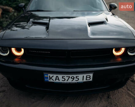 Черный Додж Челенджер, объемом двигателя 3.6 л и пробегом 86 тыс. км за 22500 $, фото 3 на Automoto.ua